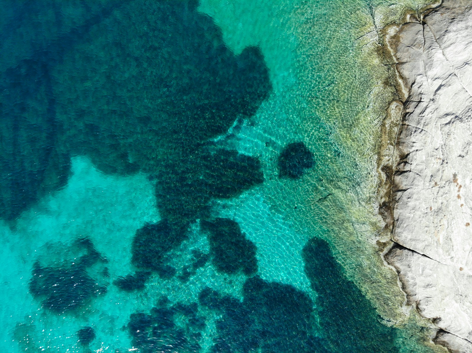 The coast at Faneromeni on Antiparos